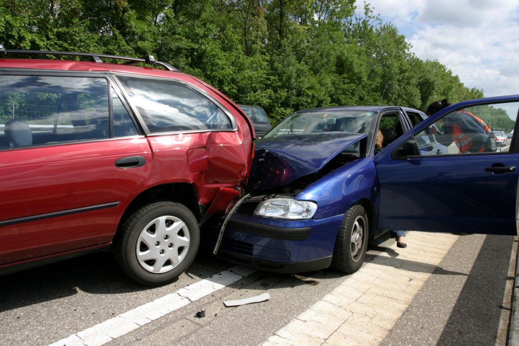 Should I Call a Personal Injury Lawyer After a Minor Motor Vehicle Accident?